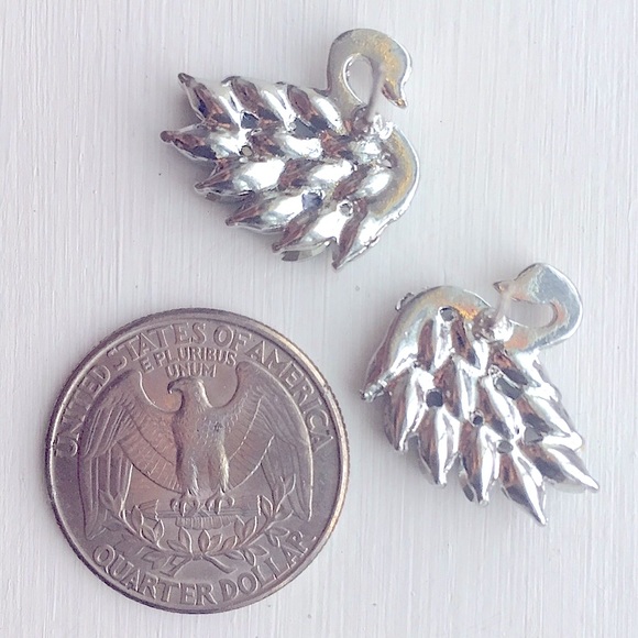 ⚜️[𝟯/$𝟭𝟴]⚜️925 Swan Silver Crystal Earrings NEW - Picture 4 of 10